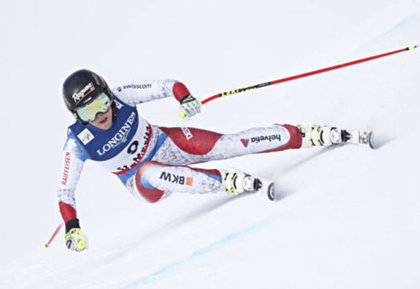 Травма швейцарской горнолыжницы, после которой ее эвакуировали на вертолете