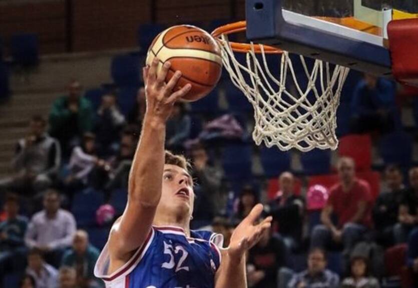 Украинский центровой подписал контракт с дублем Барселоны