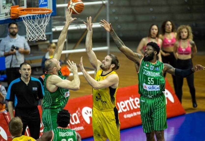 Дабл-дабл Фесенко помог Авеллино одолеть лидера группы