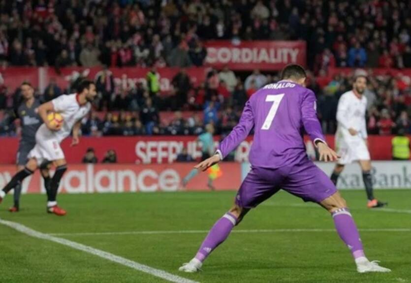 Роналду "заступился" за 11-метровую отметку, и не получил за это желтую