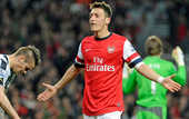 Будешь продан: Арсенал поставил ультиматум Езилу