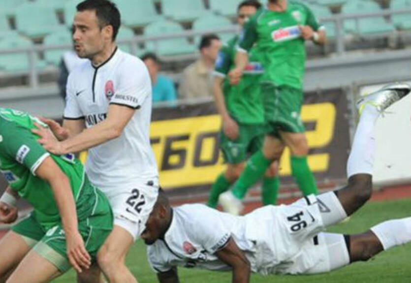 Заря вырвала ничью у Карпат