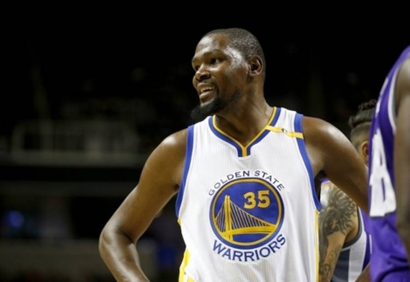 НБА. Дюранта освистали и оскорбили в Бостоне