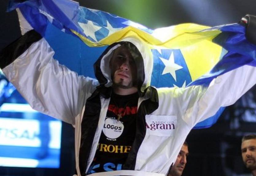 Соперник Усика отказался от боя с украинцем