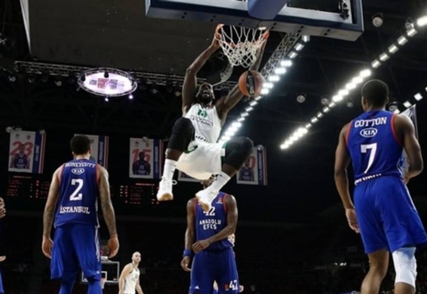 Топ-10 моментов Евролиги минувшего тура