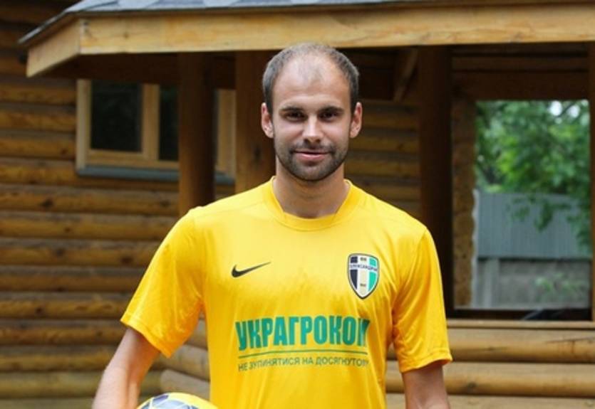Днепр дома разгромно уступает Александрии