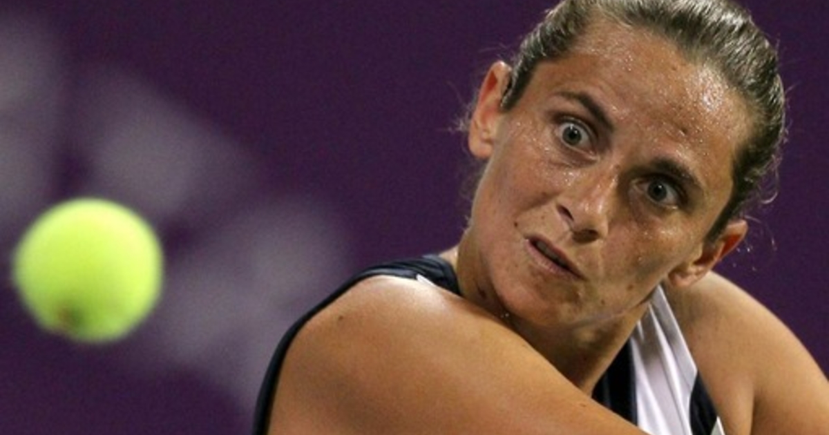 Напряженное красное лицо. Напряженное лицо мужчины. Всегда напряженное лицо. Смешные лица теннисистов. Мимика лица.