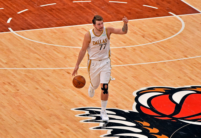 Потрясающий баззер Дончича - лучший момент дня в НБА Потрясающий баззер Дончича - лучший момент дня в НБА