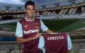 Вест Хэм подписал Арбелоа и отдал в аренду Валенсию