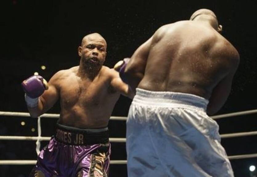 Рой Джонс травмировался в последнем бою и может завершить карьеру