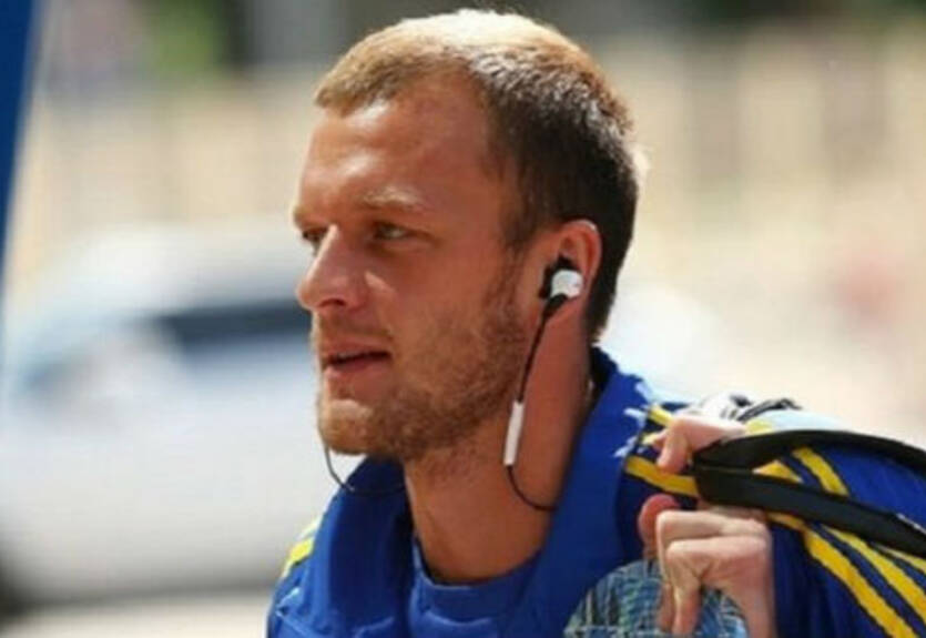 Сталь подписала Довгого