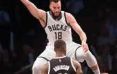 НБА. Милуоки продлил Пламли