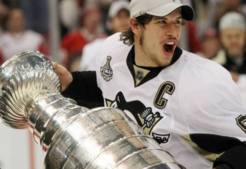 НХЛ. Кросби привез Кубок Стэнли на малую Родину