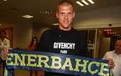 Официально: Шкртел - игрок Фенербахче