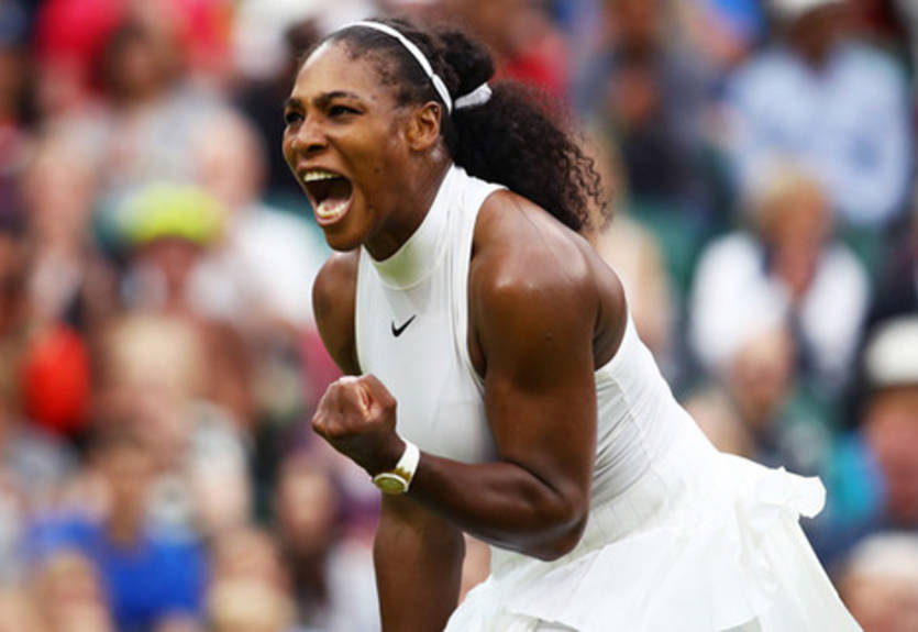 Серена Уильямс попала ракеткой в оператора