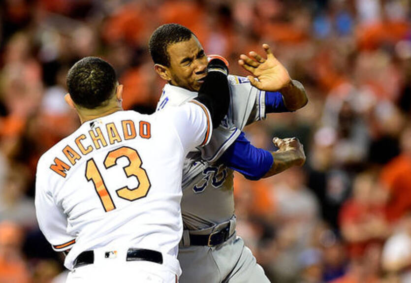 MLB. Драка между игроками Балтимора и Канзаса