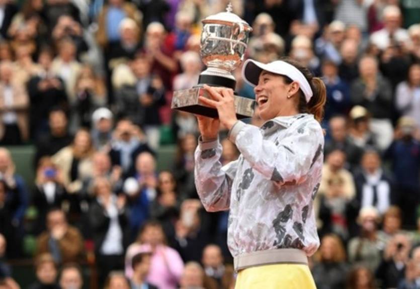 Мугуруса берет дебютный титул Большого шлема!