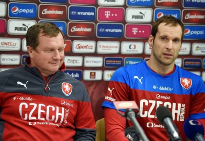 Врба отозвал троих игроков