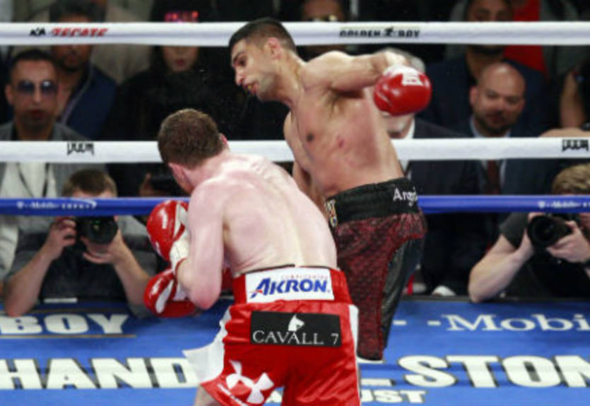 Альварес эффектно нокаутировал Хана. ВИДЕО