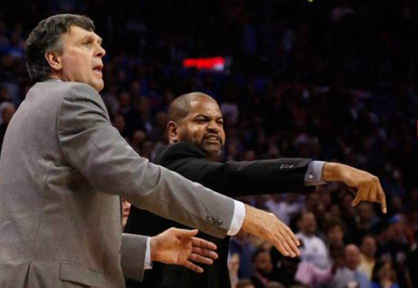 НБА. Хьюстон проведет собеседование с Хорнасеком и Сайласом