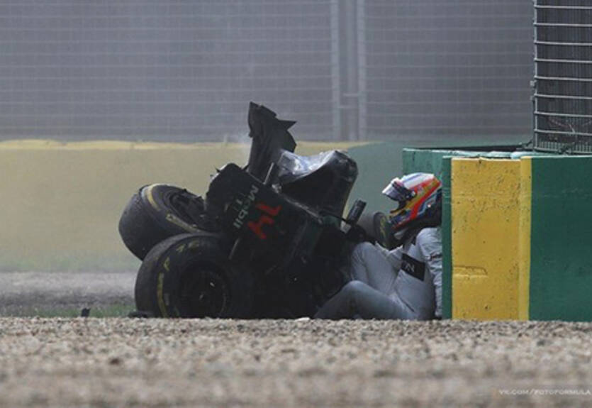 Формула-1. Алонсо может пропустить Гран-при Китая из-за сломаного ребра