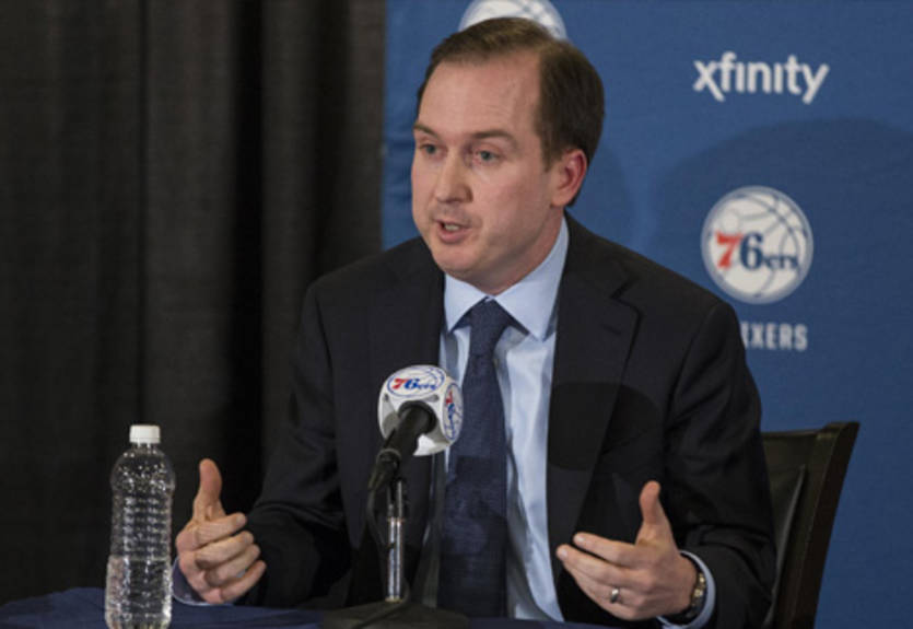 НБА. Хинки покинул пост генерального менеджера Филадельфии