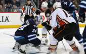 НХЛ. Виннипег в овертайме уступил Анахайму