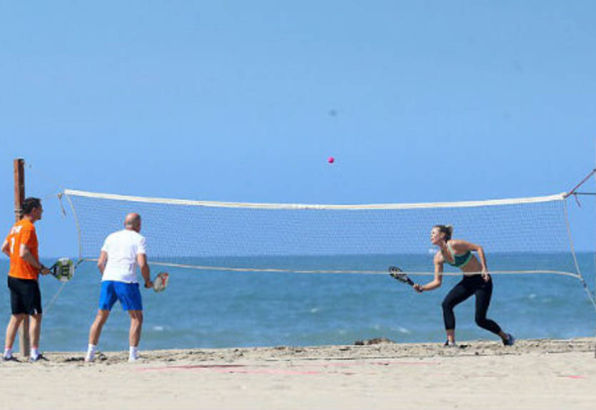 Шарапова оттягивается на шопинге и пляжах Лос-Анджелеса. ФОТО