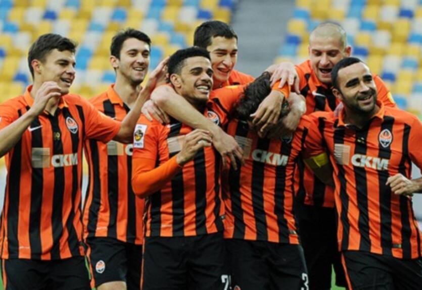 Шахтер побеждает Ворсклу и догоняет Динамо