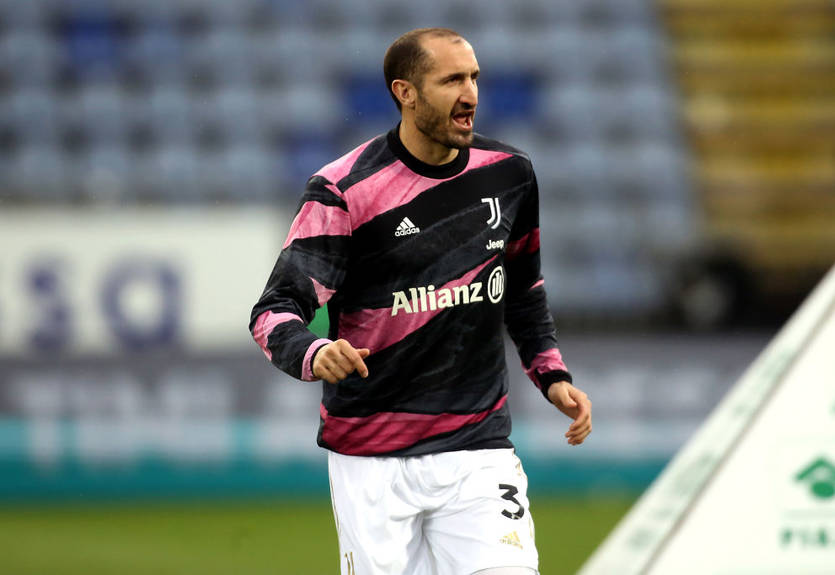 "Я хотел бы иметь больше таких проблем": Кьеллини заступился за Роналду