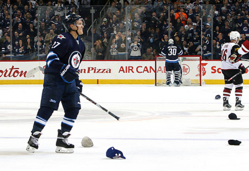 НХЛ. Элерс, Флери и Айкел – звезды дня