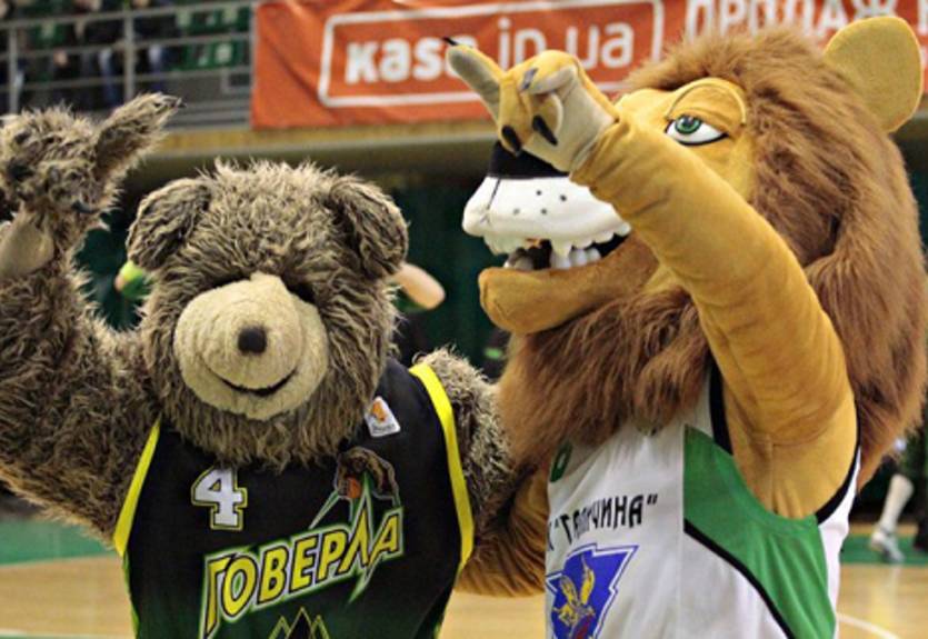 Суперлига. Победы Будивельника и Галичины