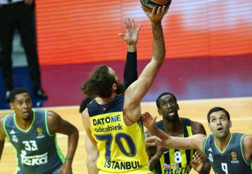 Евролига. Победа Фенербахче, Химки разгромили Црвену Звезду