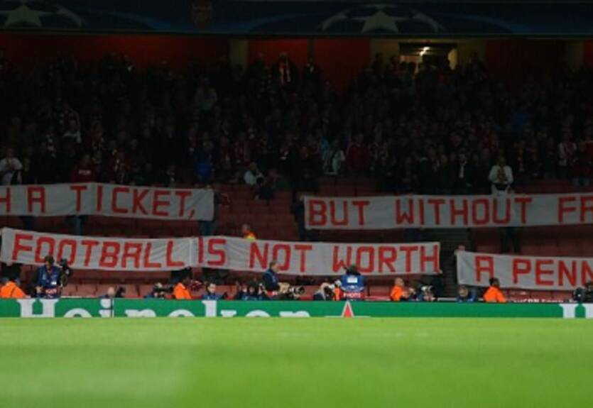 Болельщики Баварии провели акцию протеста на матче с Арсеналом