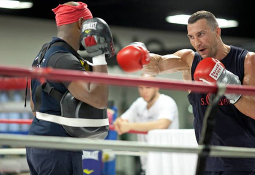 Кличко возобновил подготовку к бою с Фьюри