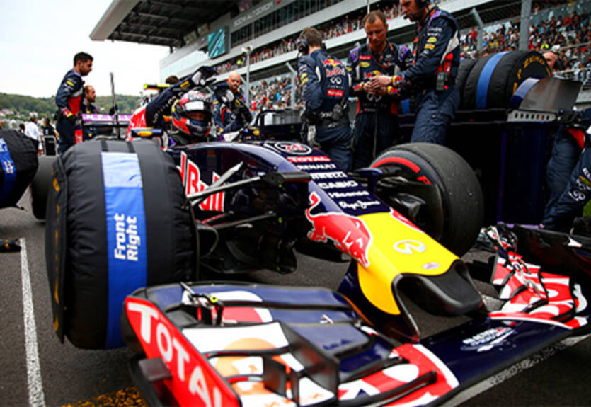 Формула-1. Ред Булл будет использовать моторы V8?