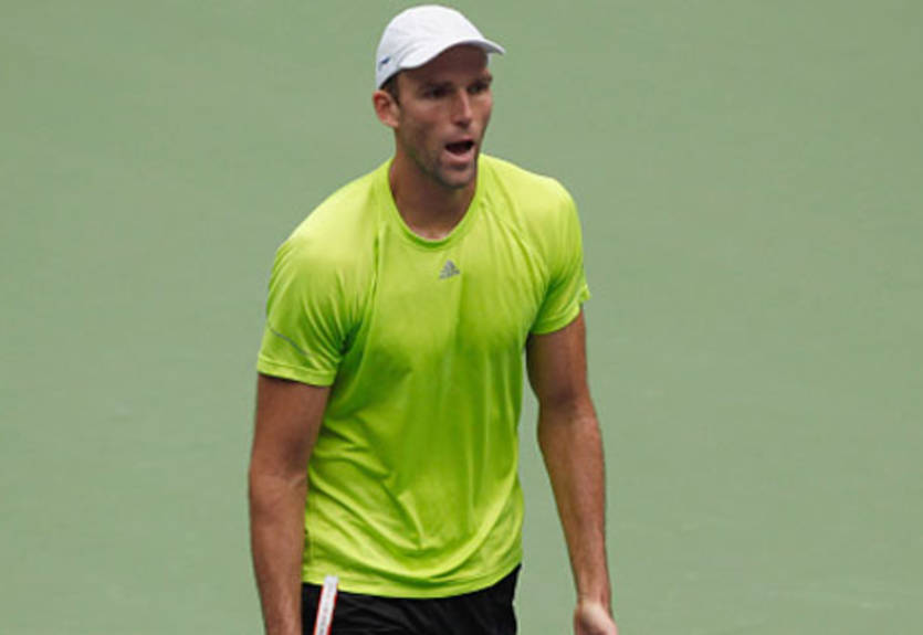 Пекин (АТР). Карлович побеждает, Бердых вылетает