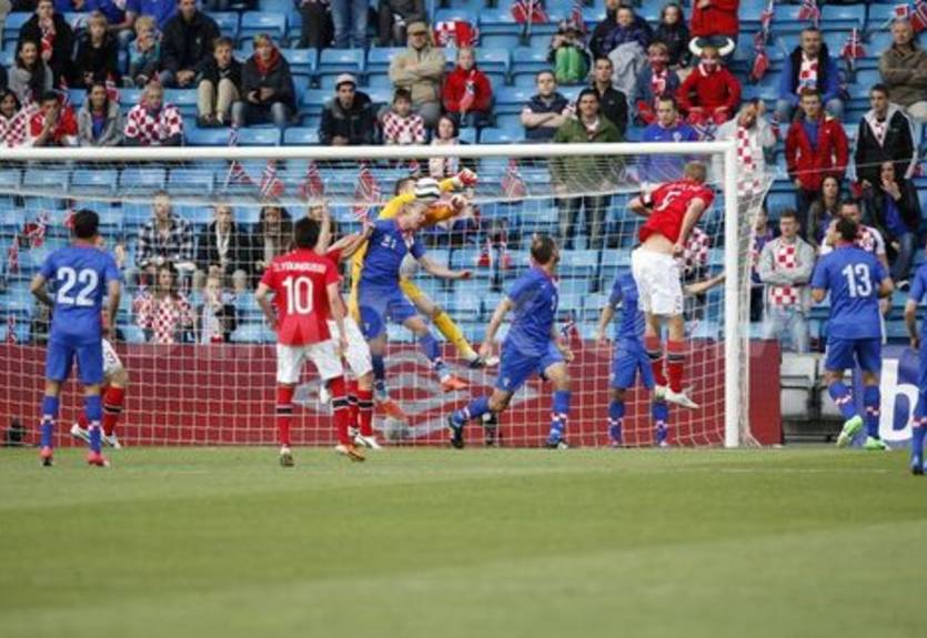 Норвегия ставит подножку хорватам, скромная победа Италии