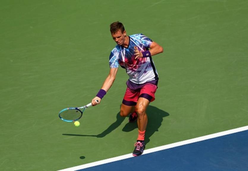 US Open. Легкий старт Федерера, победы Бердыха и Иснера, вылет Гулбиса