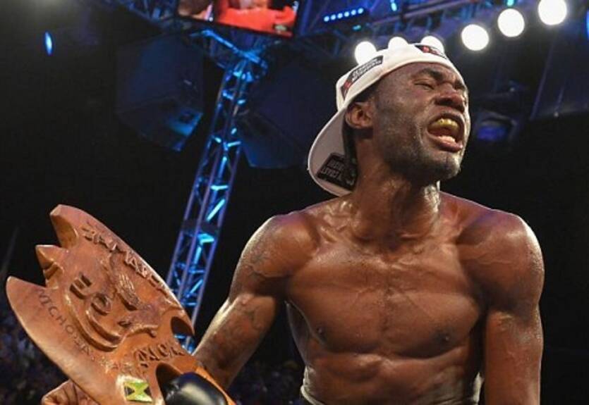 Уолтерс не планирует уходить из полулегкого веса