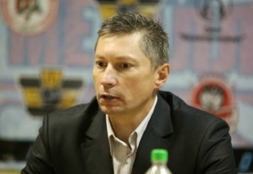 ЧУ. Бруль — тренер вратарей Донбасса, а Буценко — очередной новичок