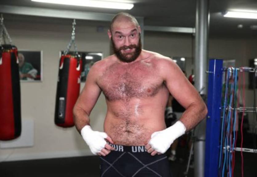 Фьюри: "Не смогу уложить деда Кличко — бейте меня палкой"