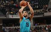 НБА. Хендерсон остается в Шарлотт
