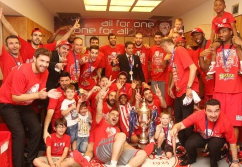 Олимпиакос — чемпион Греции