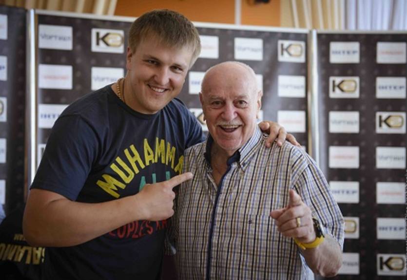 Красюк: "Беринчик дебютирует в андеркарте у Усика"