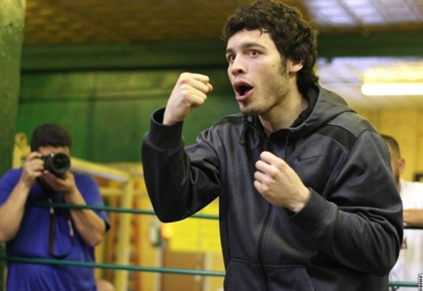 MixNews. Чавес выбирает между тремя кандидатами,  Селби обещает блеснуть в конце мая