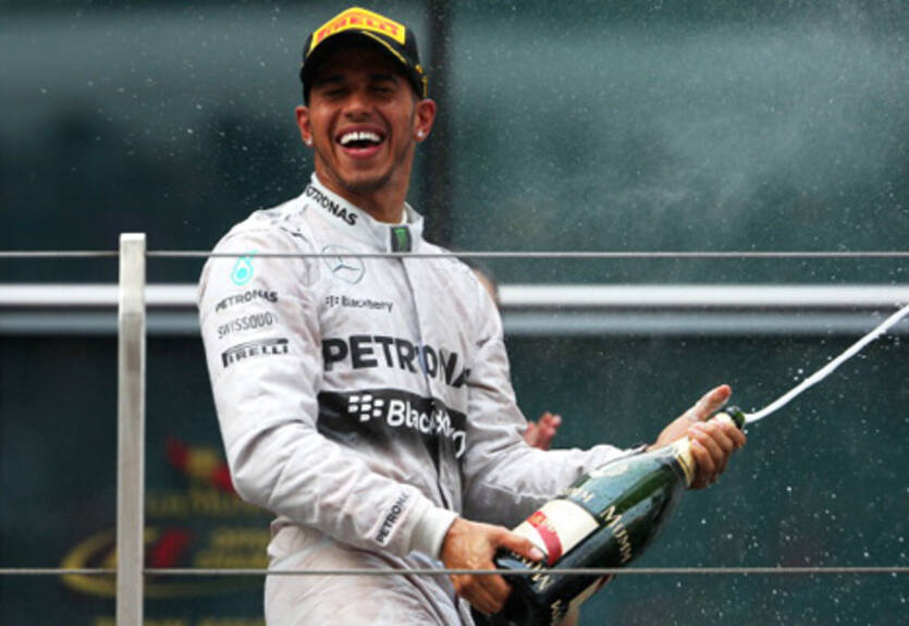 Формула-1. ГП Бахрейна. Феттель очень близок к Хэмилтону