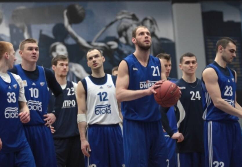 Днепр стартует в плей-офф с разгрома (обновлено)