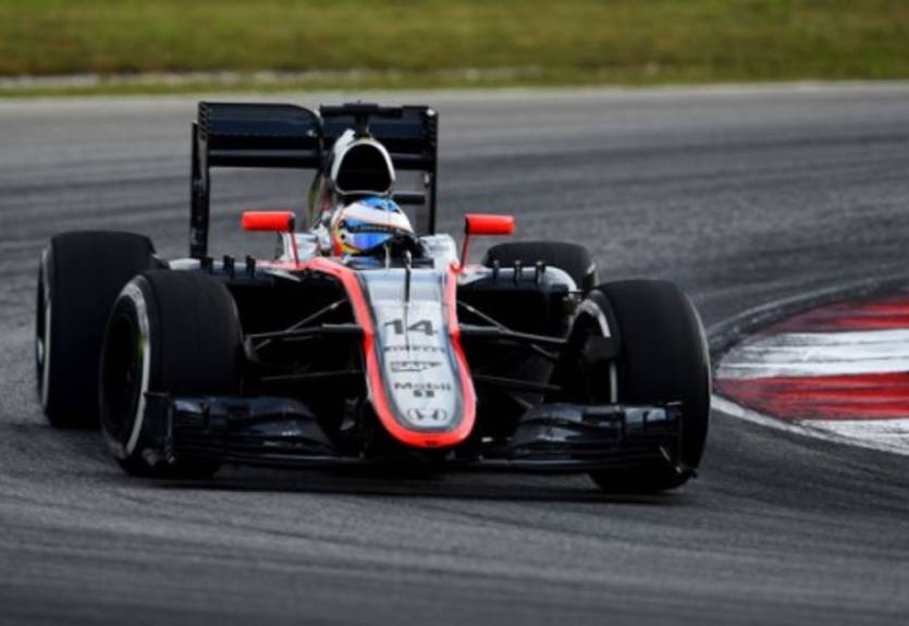 Формула-1. Хэмилтон: "Какие мысли проносятся сейчас в голове у Фернандо?"