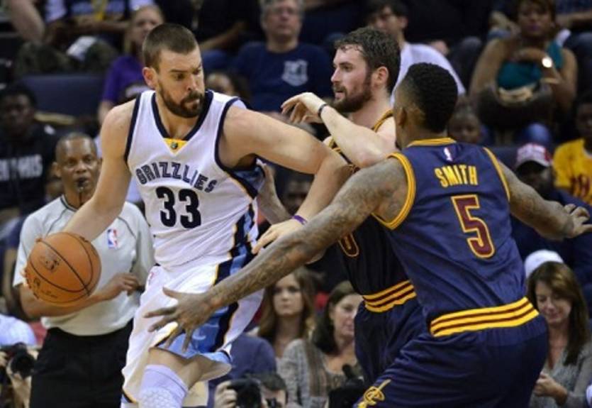 НБА. Сан-Антонио громит Оклахому, Кливленд уверенно бьет Мемфис